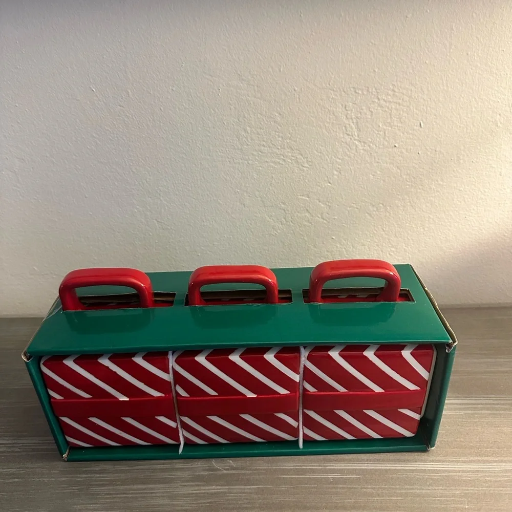 🆕North Spruce Lane Set of 3 Stacking Mugs